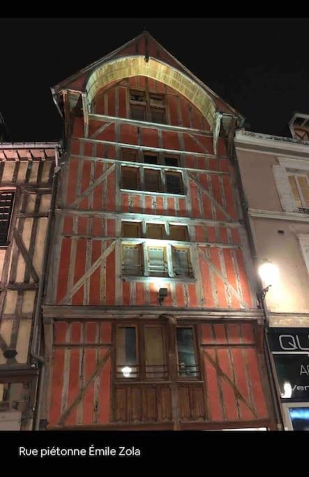 Superbe T2 De Caractere Au Centre Classe 3 Etoiles Troyes Exterior foto